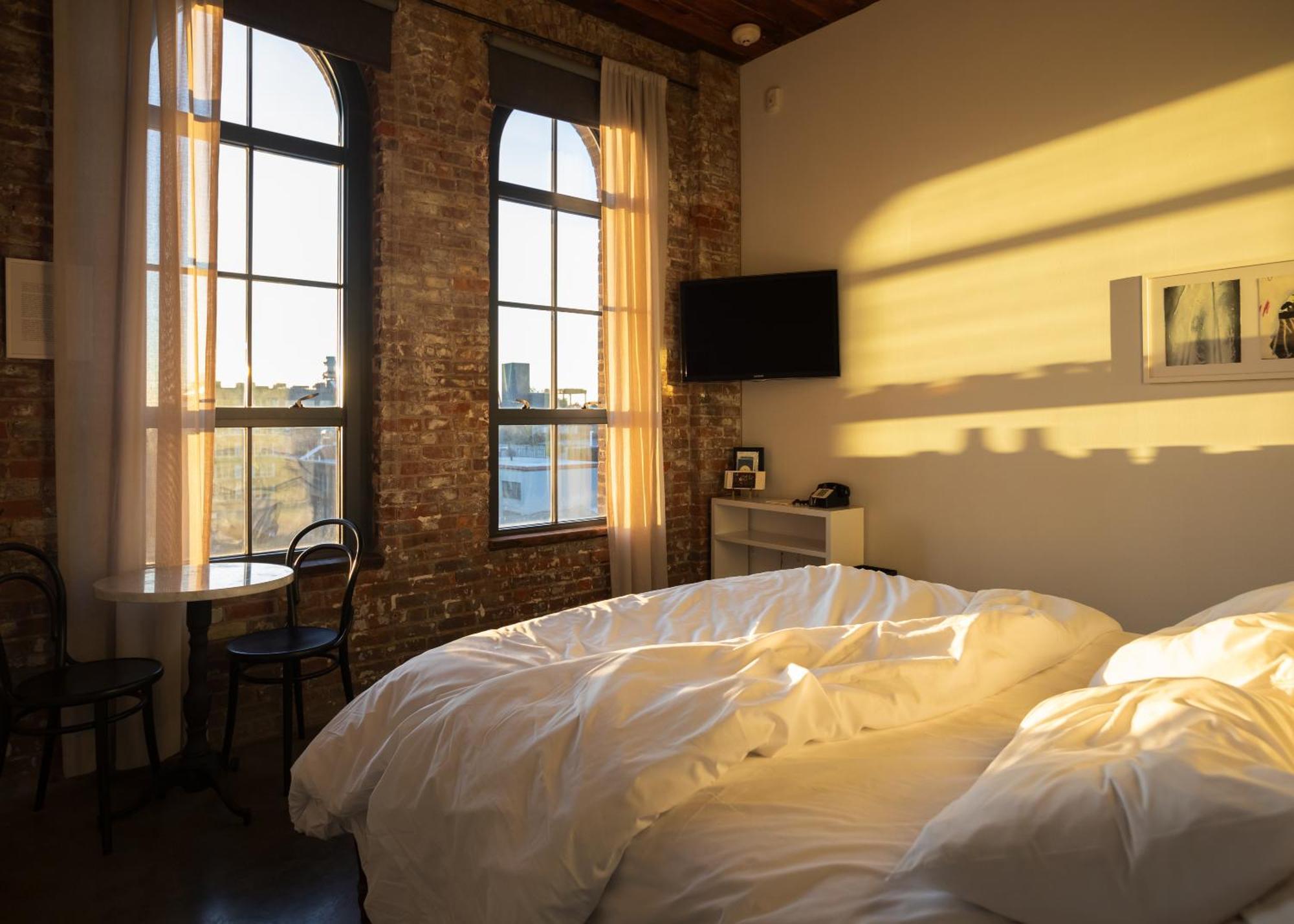 Wythe Hotel Нью-Йорк Экстерьер фото