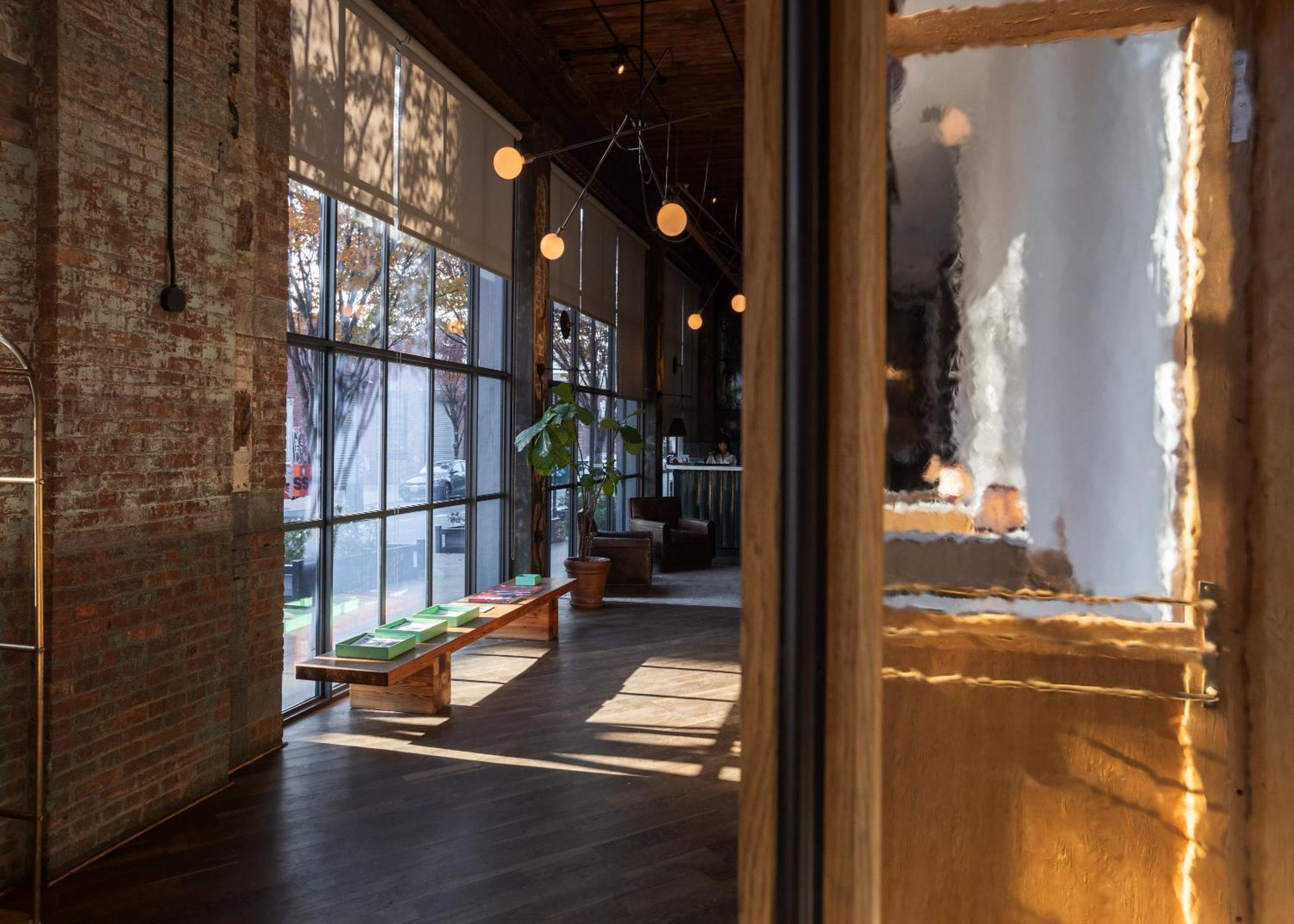 Wythe Hotel Нью-Йорк Экстерьер фото