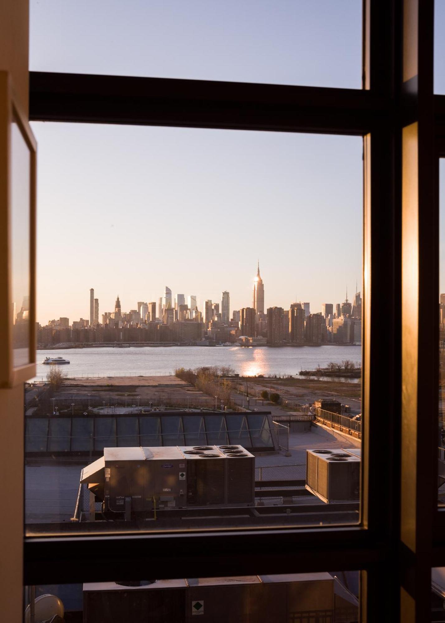 Wythe Hotel Нью-Йорк Экстерьер фото